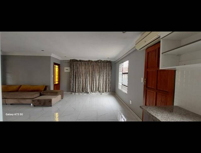 3 BEDROOM HOUSE FOR SALE IN THE ORCHARDS